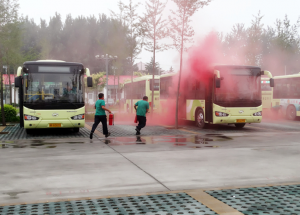 消防警钟长鸣——我公司举行四项公交车意外火灾事故防火和自救演习活动